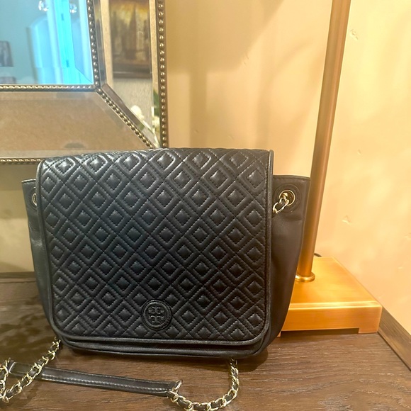 Tory Burch
Marion Quilted Flap Shoulder Bag - Picture 1 of 8